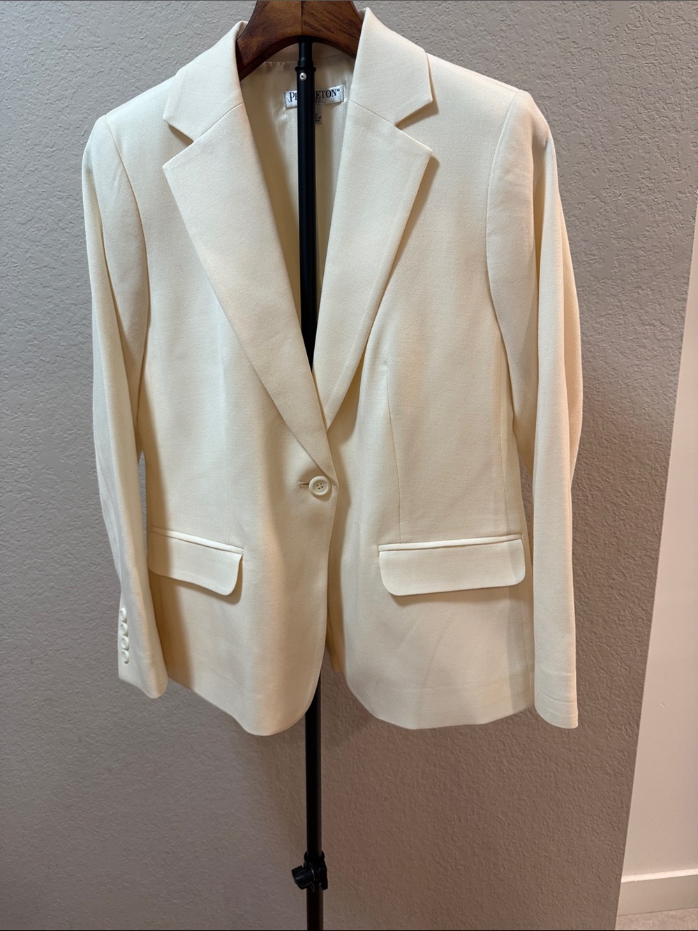 Pendleton petite size 8Cream Single-Button Tailored Blazer Jacket